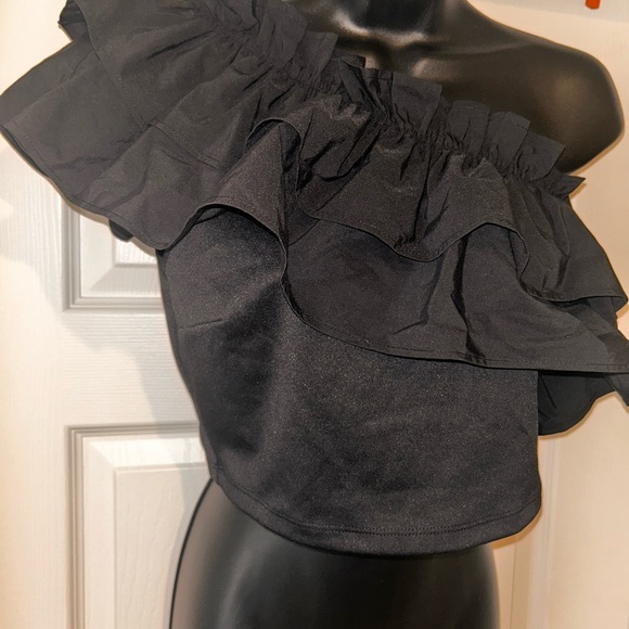 Divided Tops - Divided Black Off-Shoulder Ruffle Top